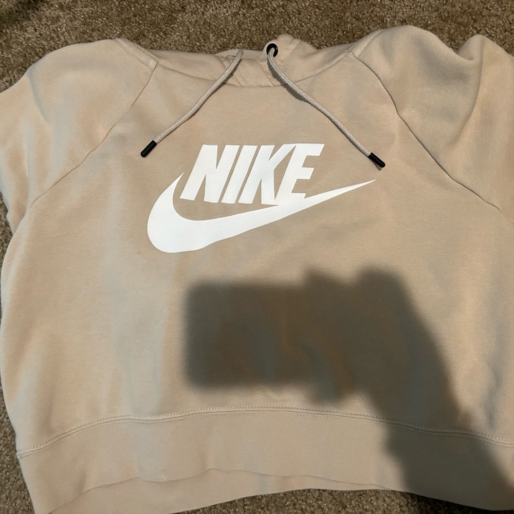 Cropped Nike hoodie